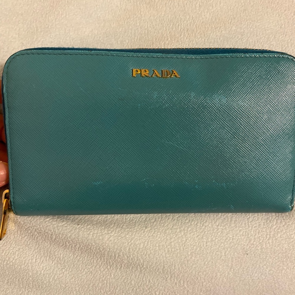 ❤️Authentic Prada wallet ❤️